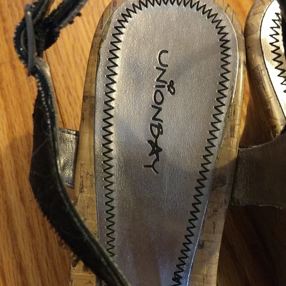 Unionbay cork wedge sandals, sz.8 1/2M - Picture 2 of 6